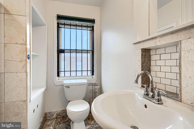 327 S FREMONT AVE, Baltimore, MD 21230