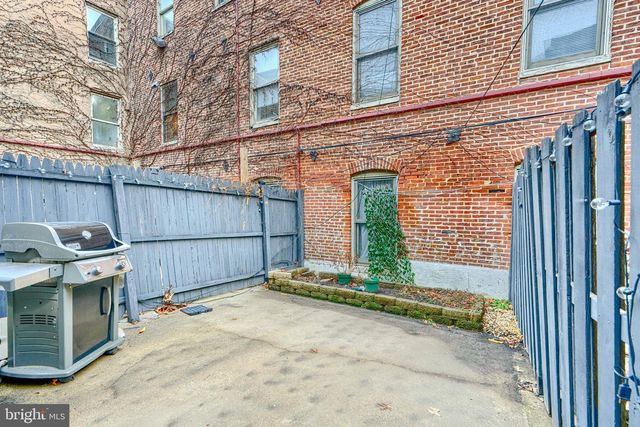 327 S FREMONT AVE, Baltimore, MD 21230