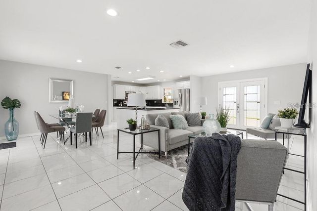 8401 BLACKSTONE COURT, Tampa, FL 33615