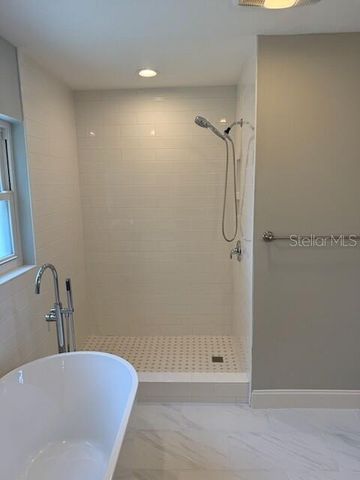 8401 BLACKSTONE COURT, Tampa, FL 33615