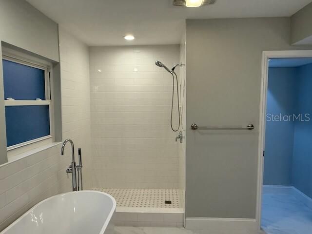 8401 BLACKSTONE COURT, Tampa, FL 33615