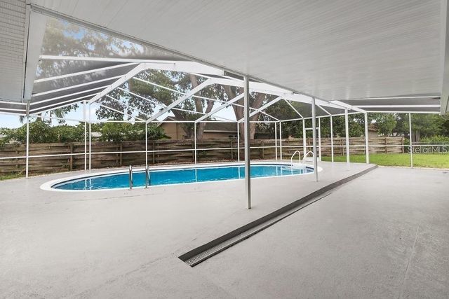 8401 BLACKSTONE COURT, Tampa, FL 33615