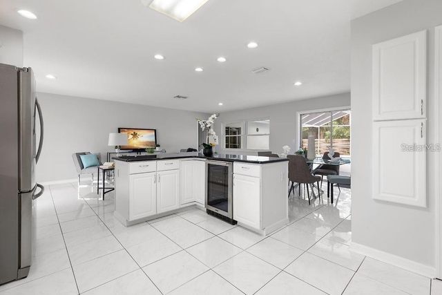 8401 BLACKSTONE COURT, Tampa, FL 33615