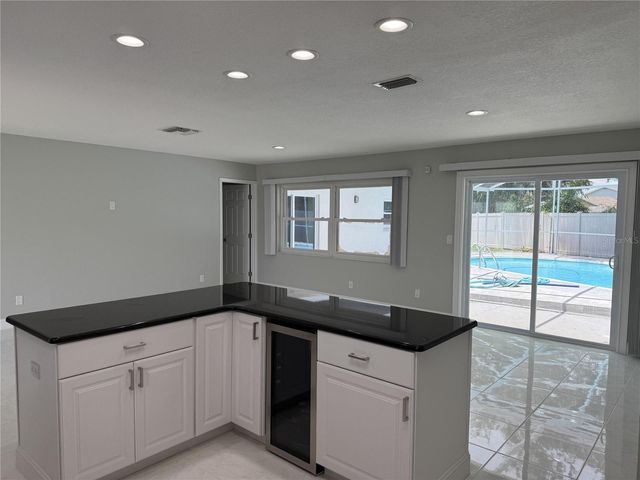 8401 BLACKSTONE COURT, Tampa, FL 33615