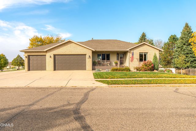 1204 Territory Drive, Bismarck, ND 58503 property photo
