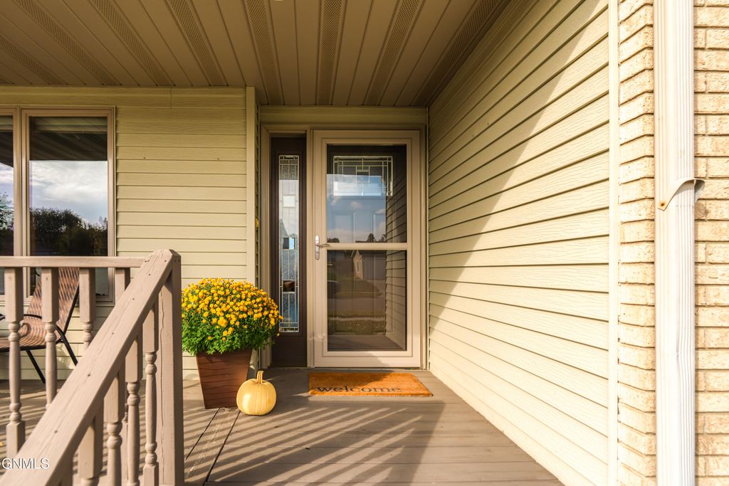 1204 Territory Drive, Bismarck, ND 58503 photo 2