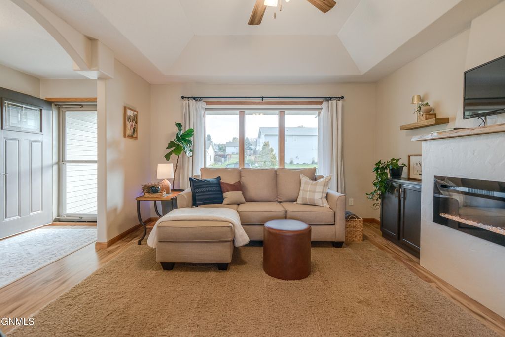 1204 Territory Drive, Bismarck, ND 58503 photo 3
