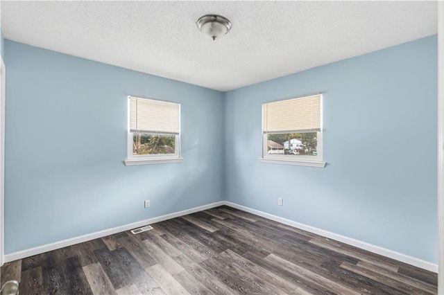 18210 E 17th St North Court, Independence, MO 64058
