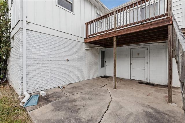 18210 E 17th St North Court, Independence, MO 64058