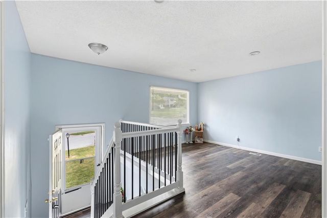 18210 E 17th St North Court, Independence, MO 64058