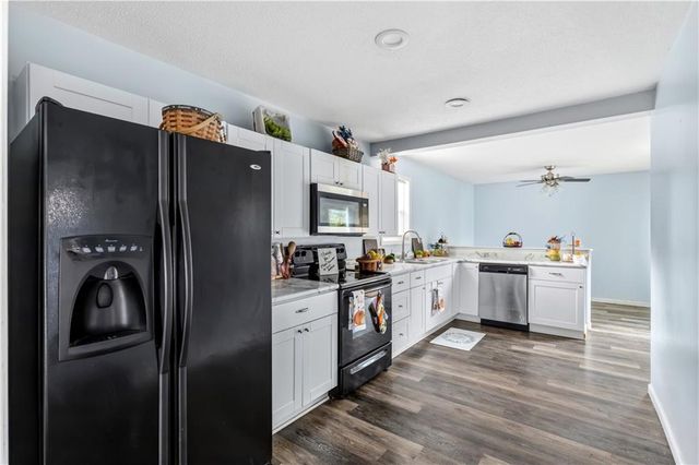 18210 E 17th St North Court, Independence, MO 64058