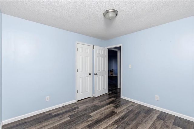 18210 E 17th St North Court, Independence, MO 64058