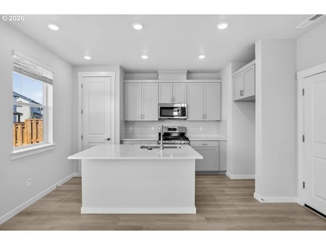 12735 Sw DOUBLETOP Dr, Beaverton, OR 97007