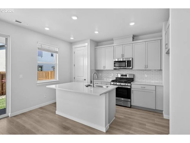 12735 Sw DOUBLETOP Dr, Beaverton, OR 97007