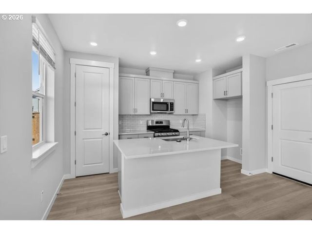12735 Sw DOUBLETOP Dr, Beaverton, OR 97007