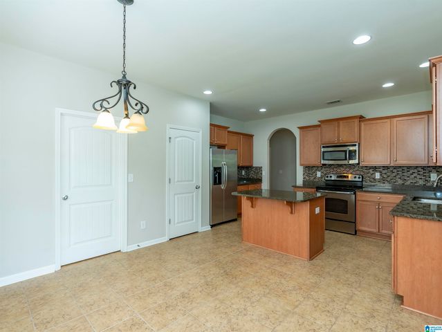 291 CREEKSIDE LANE, Pelham, AL 35124