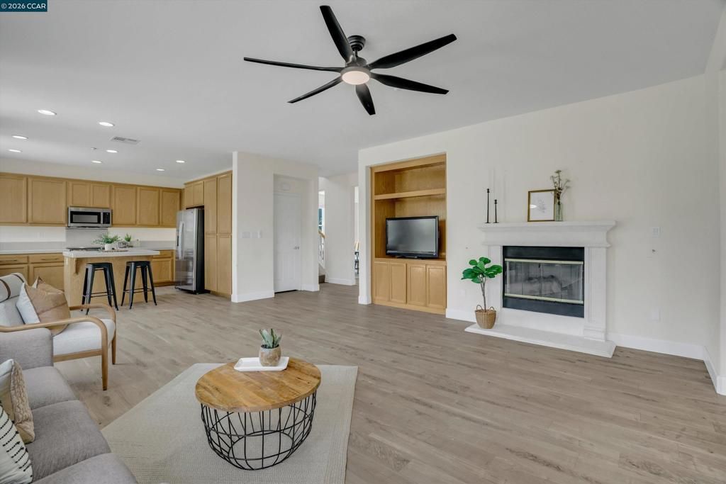 Image 10 of property listing at 402 Madera St, Brentwood, CA 94513