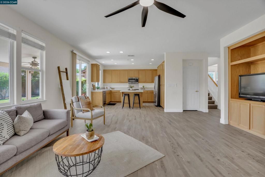 Image 12 of property listing at 402 Madera St, Brentwood, CA 94513