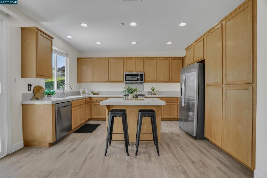 Image 13 of property listing at 402 Madera St, Brentwood, CA 94513
