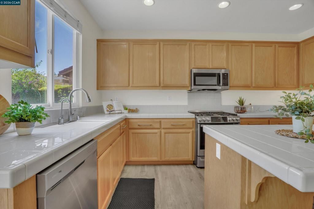 Image 14 of property listing at 402 Madera St, Brentwood, CA 94513