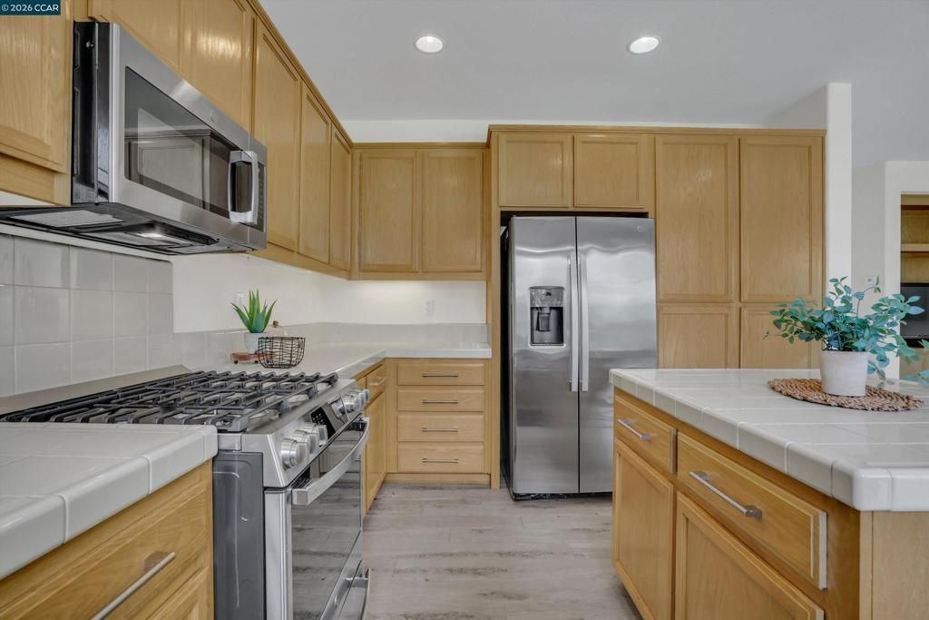 Image 16 of property listing at 402 Madera St, Brentwood, CA 94513