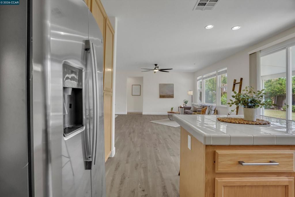 Image 18 of property listing at 402 Madera St, Brentwood, CA 94513