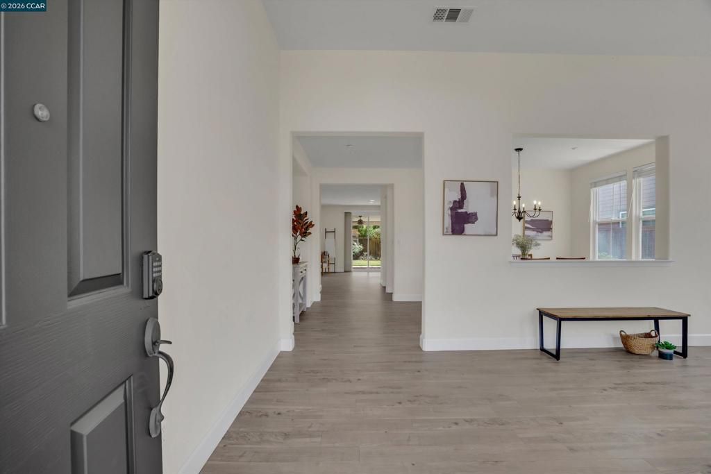 Image 4 of property listing at 402 Madera St, Brentwood, CA 94513