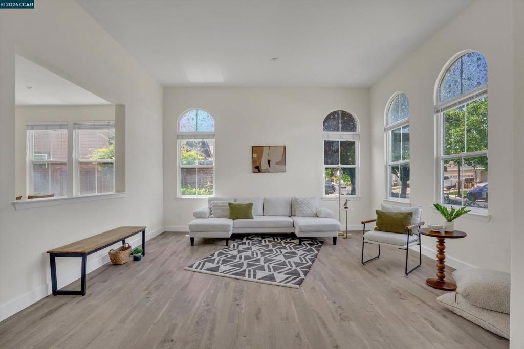 Image 5 of property listing at 402 Madera St, Brentwood, CA 94513