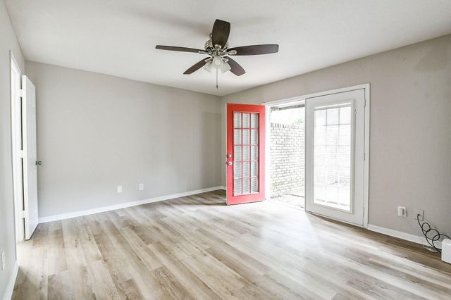 2585 Marilee Lane 3, Houston, TX 77057