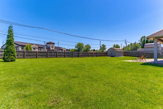 4544 Elm Drive, Newburgh, IN 47630