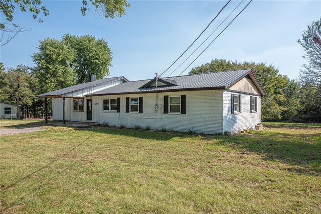 10886 S Jackson Highway, Lincoln, AR 72744