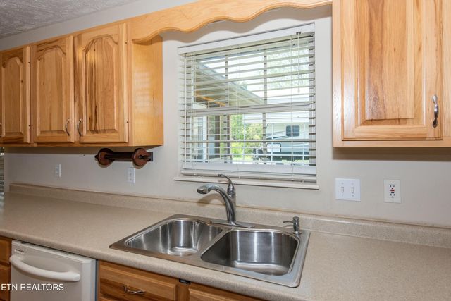 121 Amburn Drive, Maryville, TN 37803