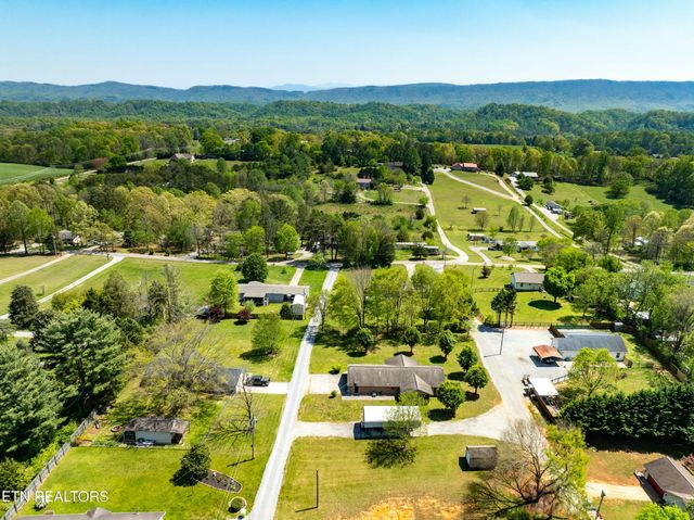 121 Amburn Drive, Maryville, TN 37803