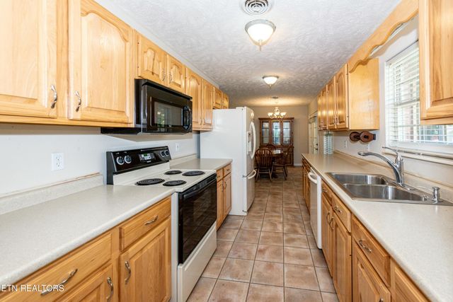 121 Amburn Drive, Maryville, TN 37803