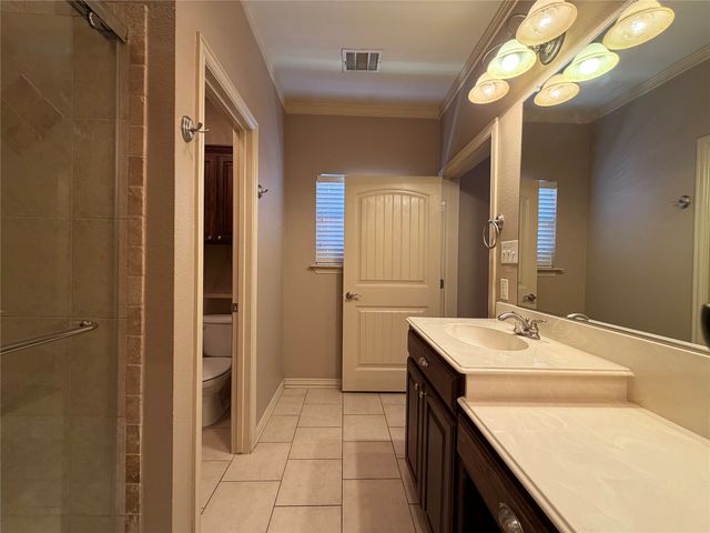 5107 Chesterfield Place, Arlington, TX 76017