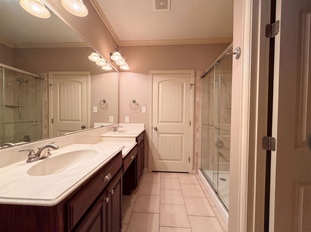 5107 Chesterfield Place, Arlington, TX 76017