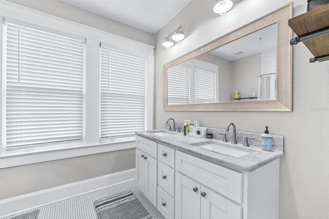 5503 N 9TH STREET, Tampa, FL 33604