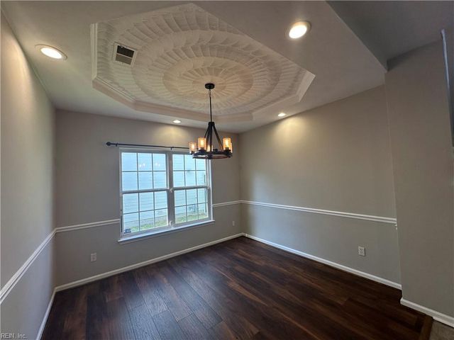 521 Windward DR, Chesapeake, VA 23320