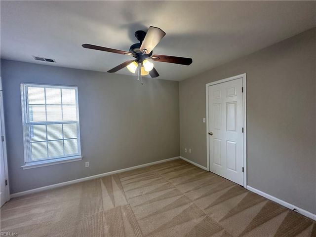 521 Windward DR, Chesapeake, VA 23320