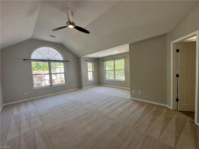 521 Windward DR, Chesapeake, VA 23320