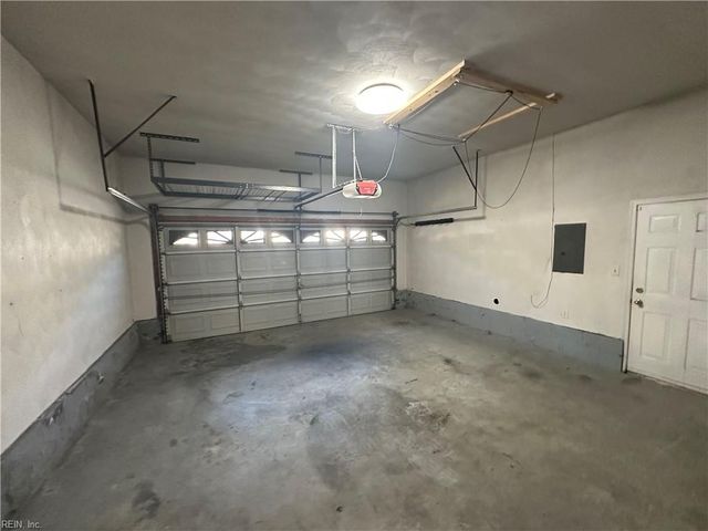 521 Windward DR, Chesapeake, VA 23320