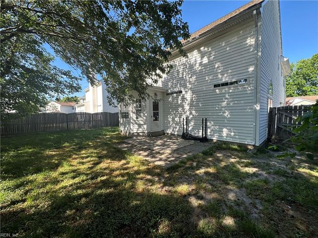 521 Windward DR, Chesapeake, VA 23320