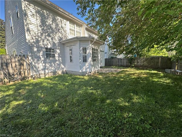 521 Windward DR, Chesapeake, VA 23320