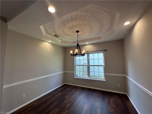 521 Windward DR, Chesapeake, VA 23320