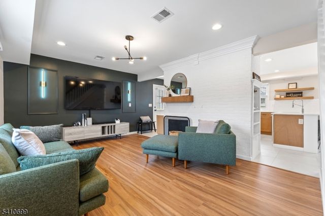 122 Greenbrook Rd, Green Brook Twp., NJ 08812