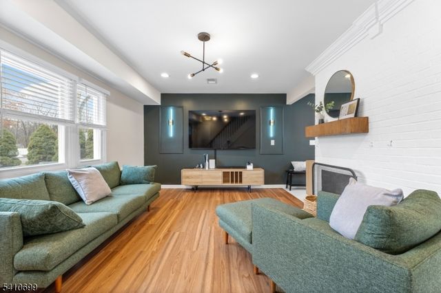 122 Greenbrook Rd, Green Brook Twp., NJ 08812