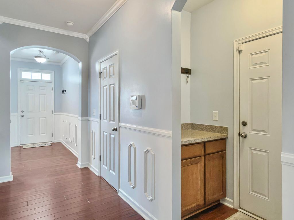 Image 10 of property listing at 113 Swiftwater Way, Summerville, SC 29486