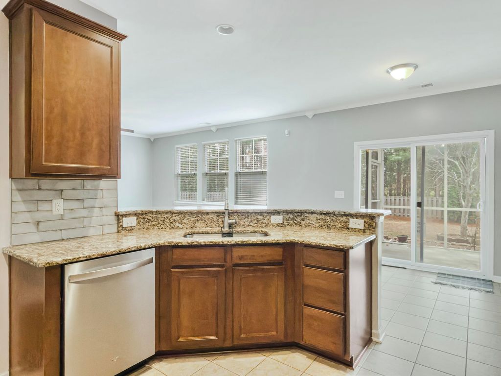 Image 14 of property listing at 113 Swiftwater Way, Summerville, SC 29486