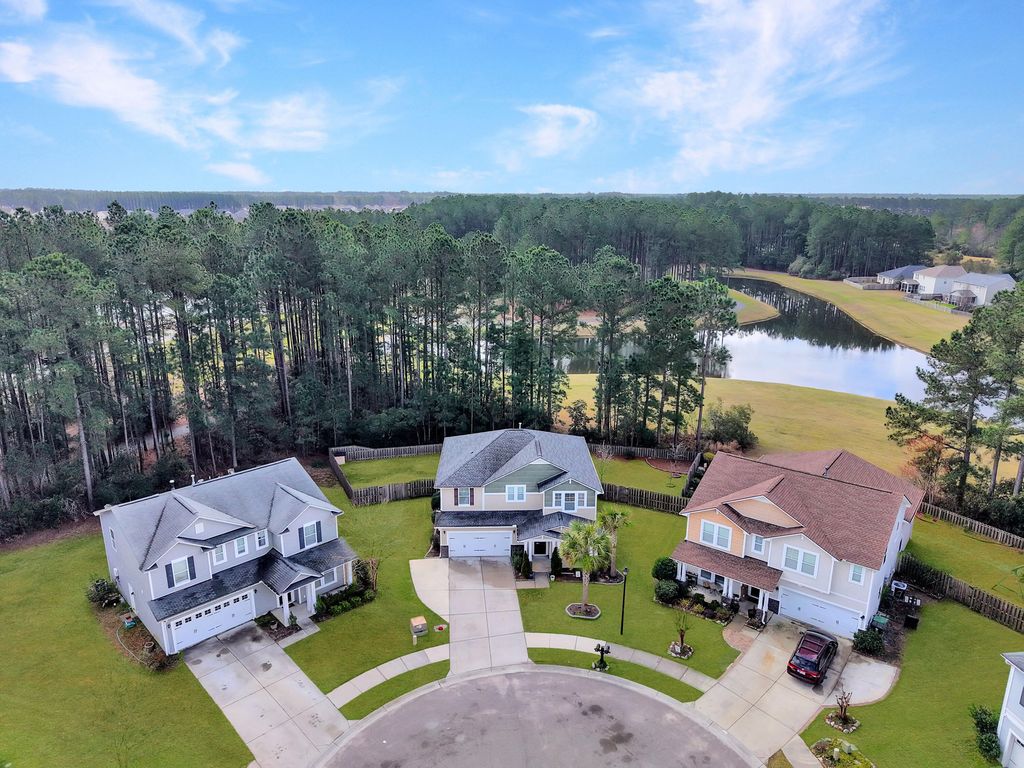 Image 4 of property listing at 113 Swiftwater Way, Summerville, SC 29486