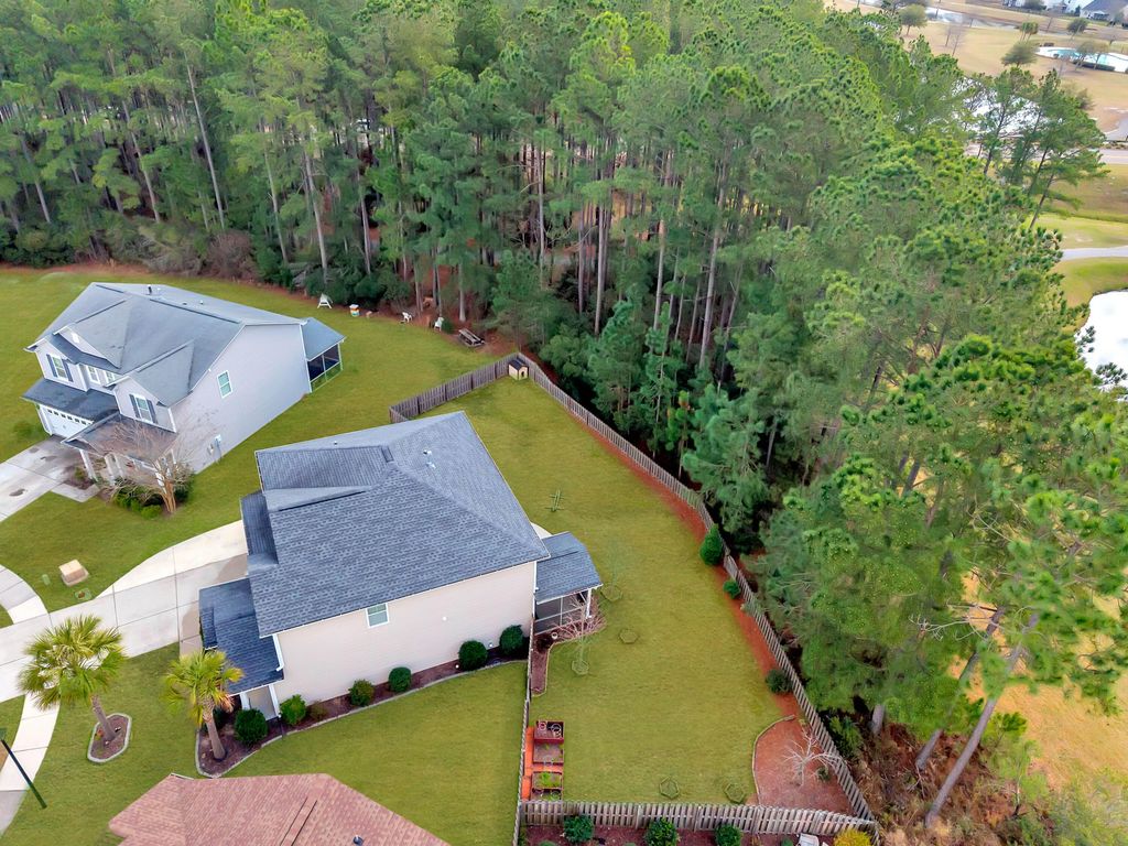 Image 7 of property listing at 113 Swiftwater Way, Summerville, SC 29486